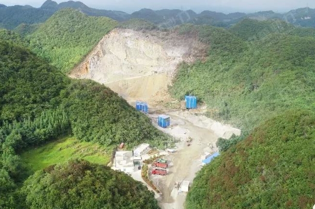采礦區(qū)及生產現場遠景圖
